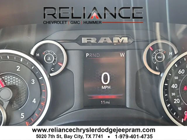 New 2026 Diamond Black Crystal Pearl-Coat Exterior Paint RAM Tradesman image 21