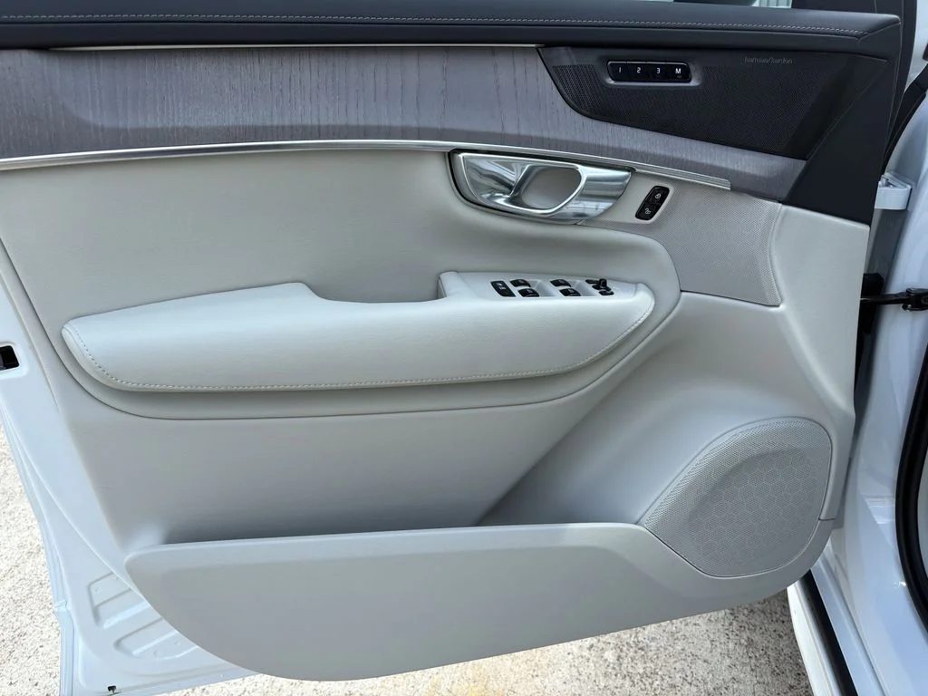 New 2026 Crystal White Volvo Ultra image 10