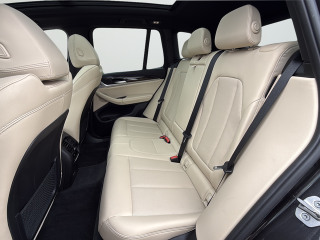 Used 2023 Gray BMW xDrive30i image 41