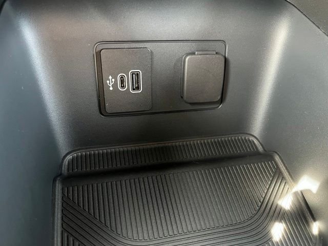 New 2026 Space White Metallic Ford Tremor® image 31