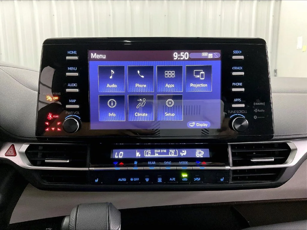 Used 2021 Silver Toyota XLE image 36