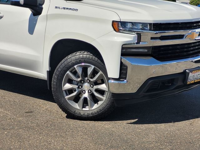 Used 2021 White Chevrolet LT image 9