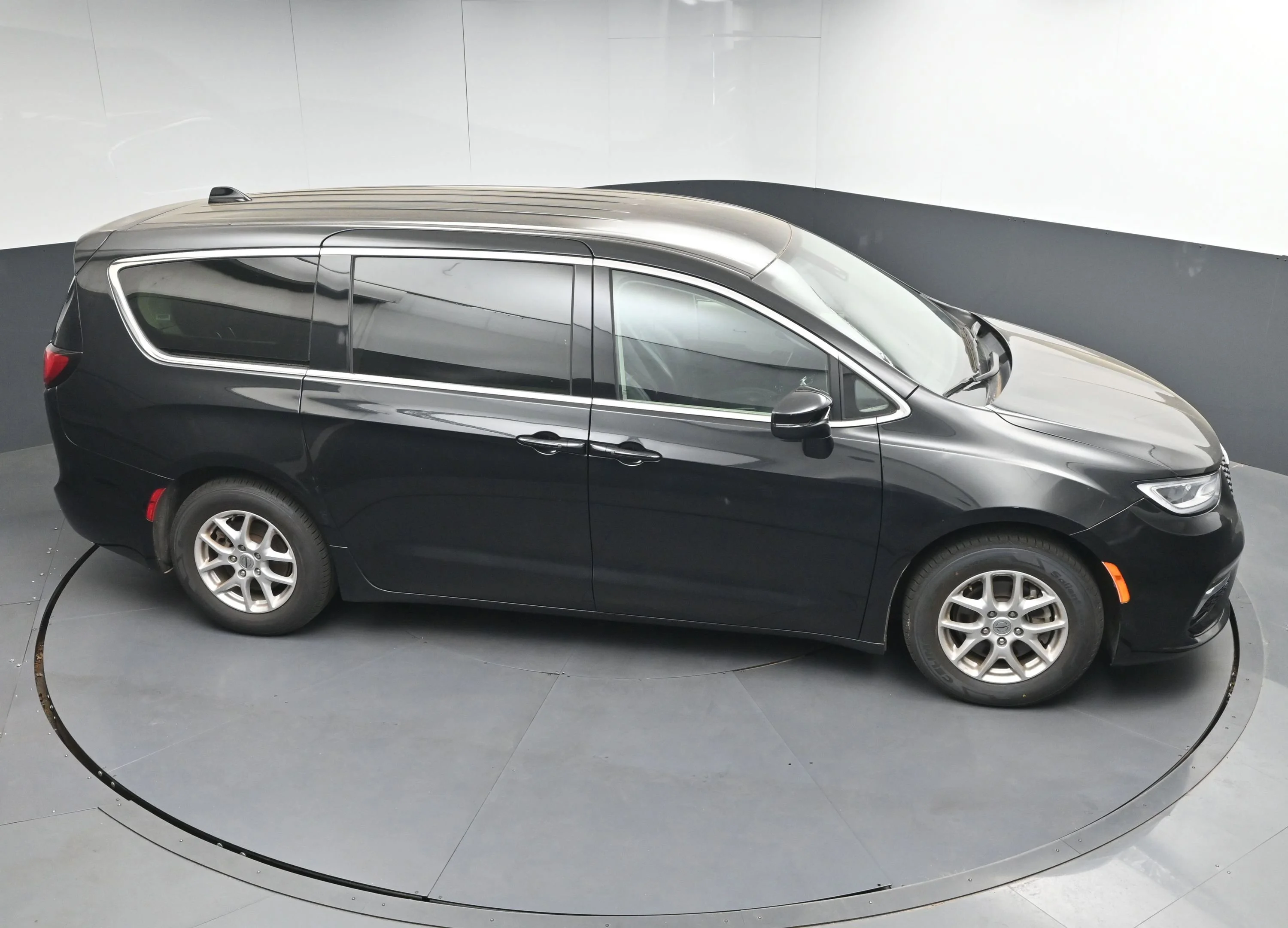 2023 Chrysler Pacifica Touring L - Photo 35