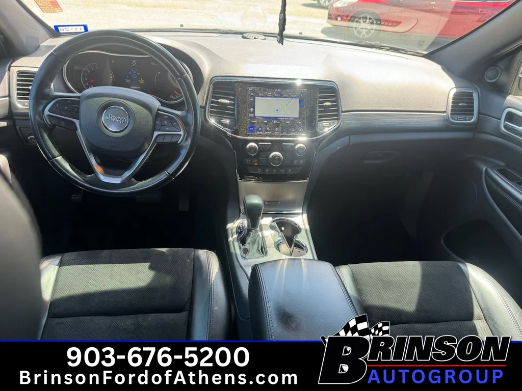 Used 2019 Granite Crystal Clearcoat Metallic Jeep Laredo E image 13