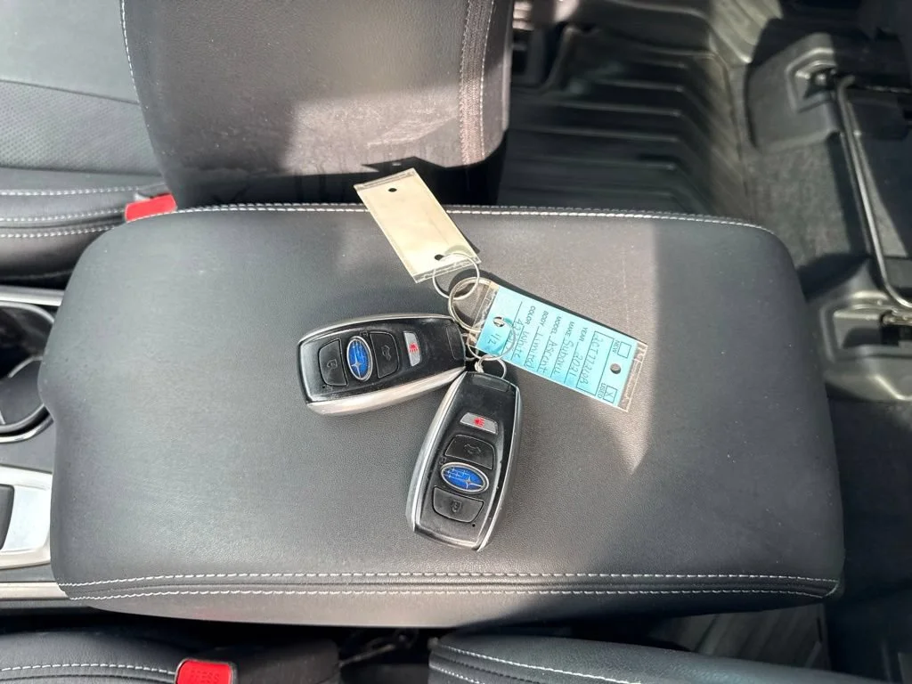 Used 2021  Subaru Limited image 41