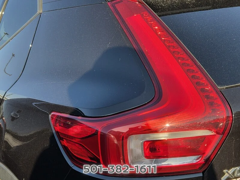 Used 2019 Onyx Black Metallic VOLVO MOMENTUM image 10
