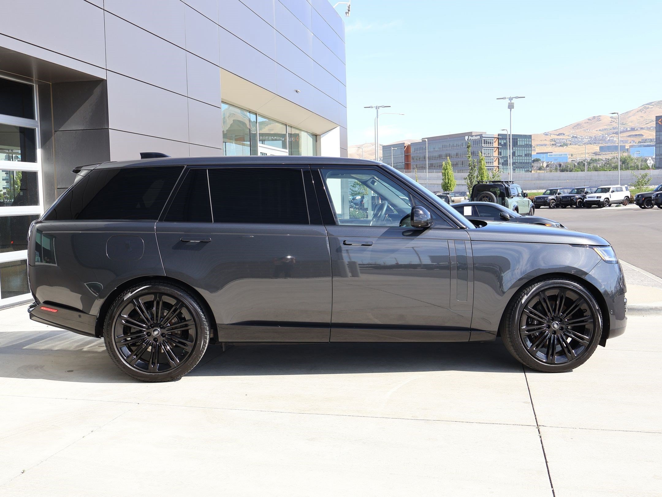 Certified Used 2024 Carpathian Gray Premium Metallic Land Rover SE image 4