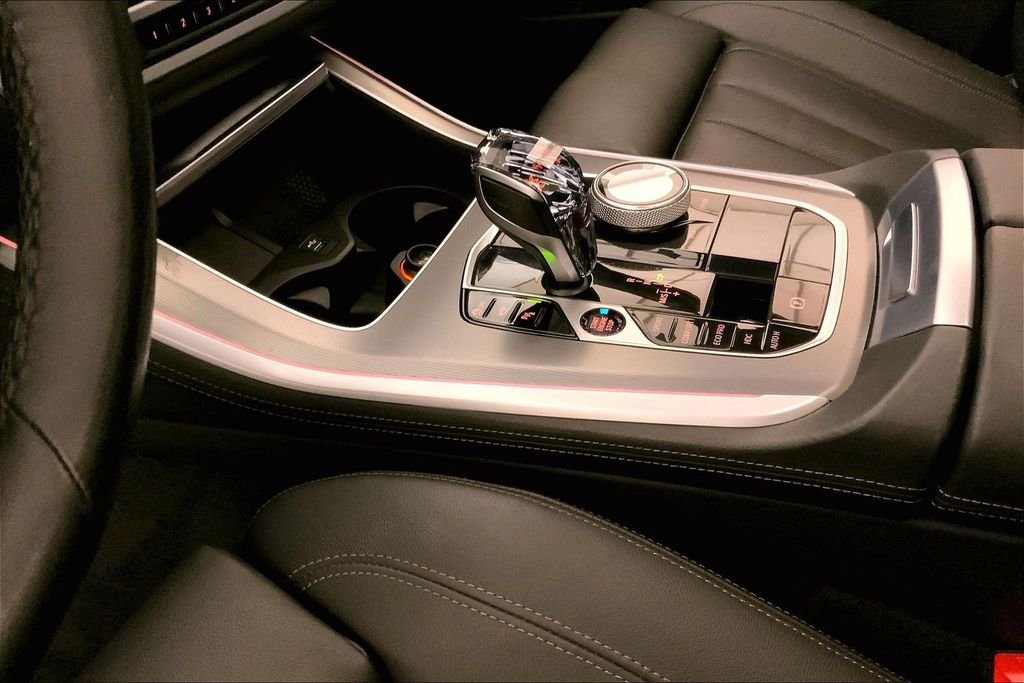 Used 2022 Black Sapphire Metallic BMW  image 22