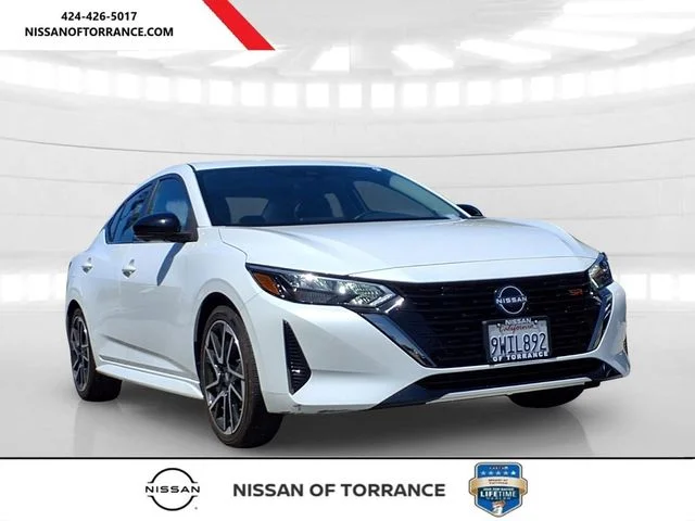 Certified Used 2025 White Nissan SR image 1