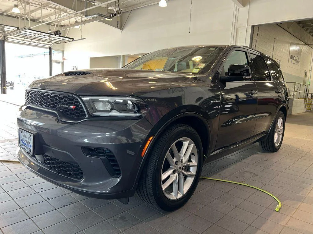 Used 2025 Vapor Gray Dodge R/T Plus image 4