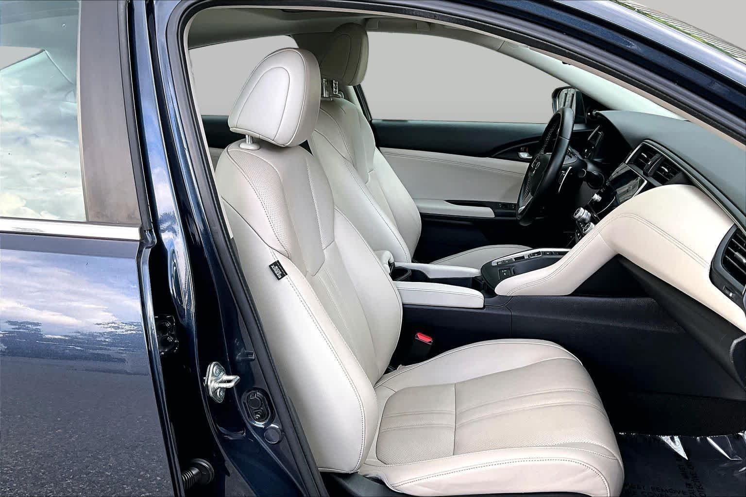 Used 2020 Cosmic Blue Metallic Honda Touring image 9