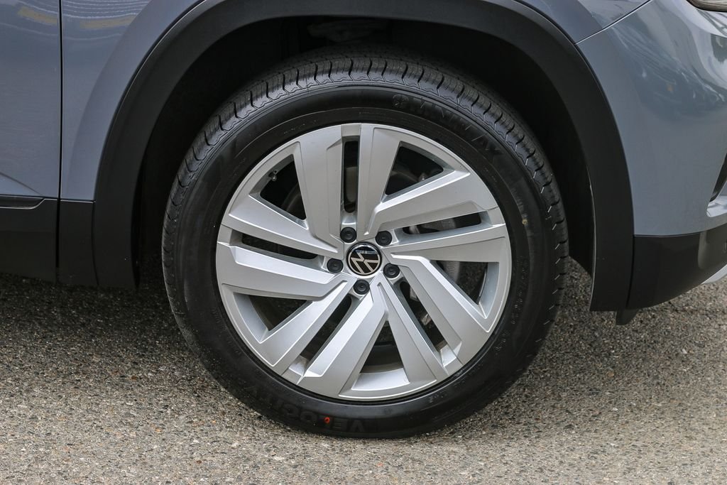 Used 2022 Gray Volkswagen 3.6L V6 SE w/Technology image 11