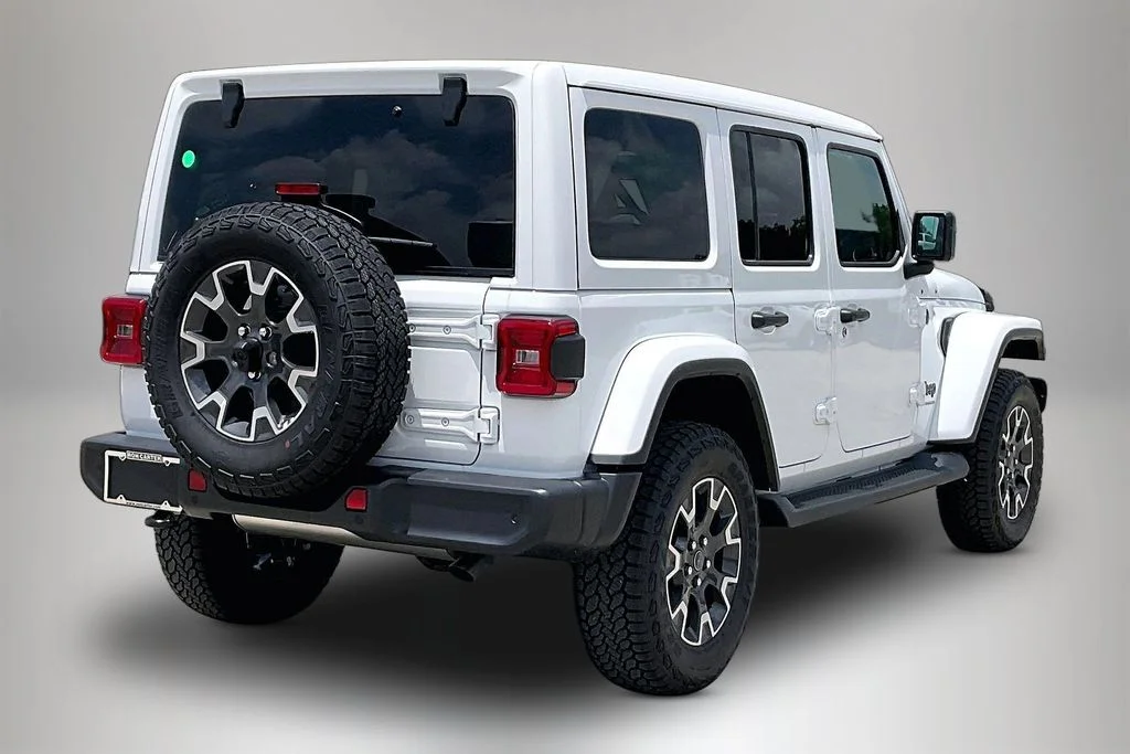 New 2026 Bright White Clear-Coat Exterior Paint Jeep Sahara image 19