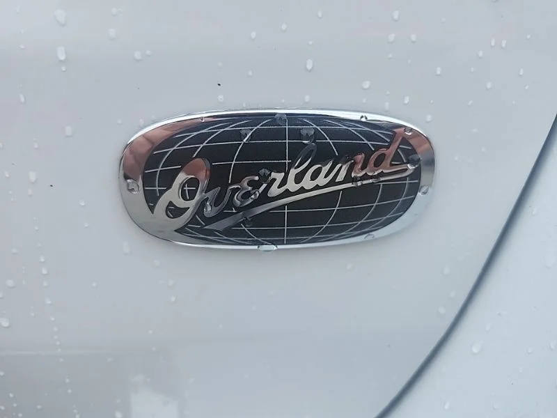 Used 2019 White Jeep Overland image 8