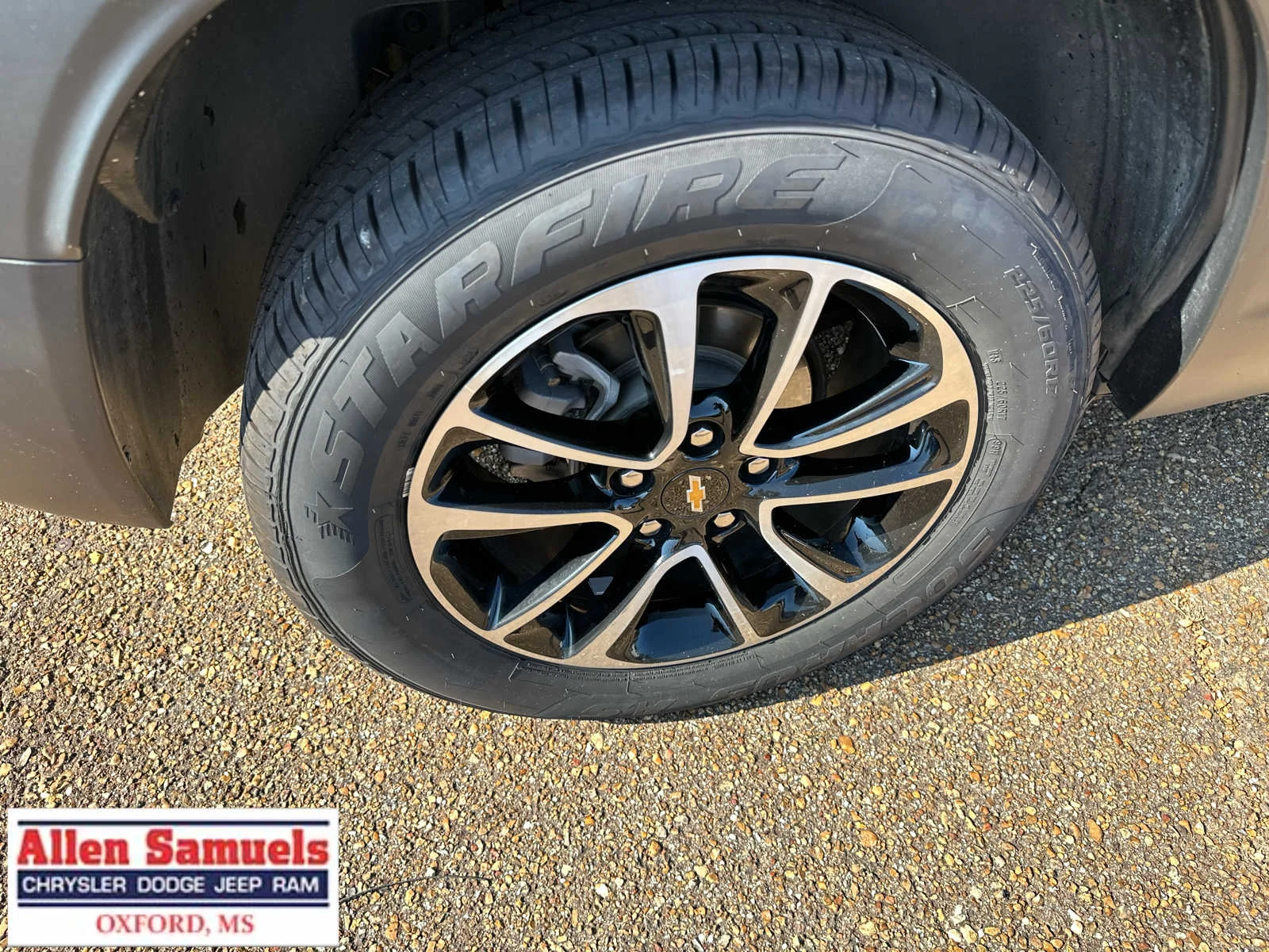 Used 2025 Mosaic Black Metallic Chevrolet LT image 40