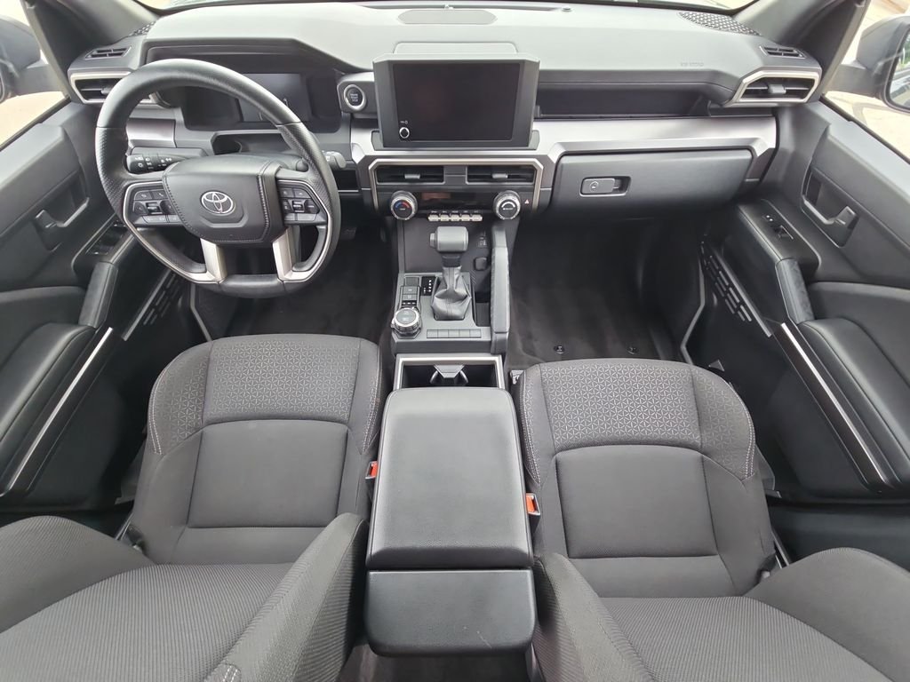Certified Used 2025  Toyota SR5 image 32