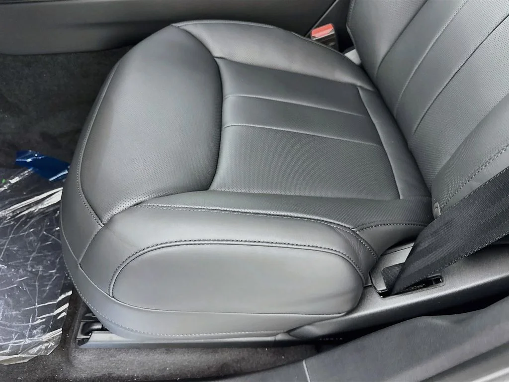 New 2026 Fuji White Land Rover Dynamic SE image 20