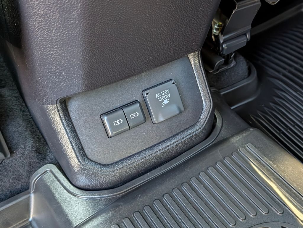 2022 Toyota Highlander Limited - Photo 17