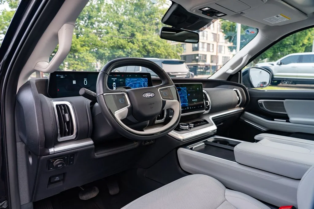 Used 2025 Black Ford Platinum image 22