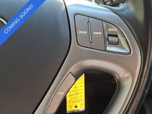 Used 2015 Silver Hyundai SE image 28