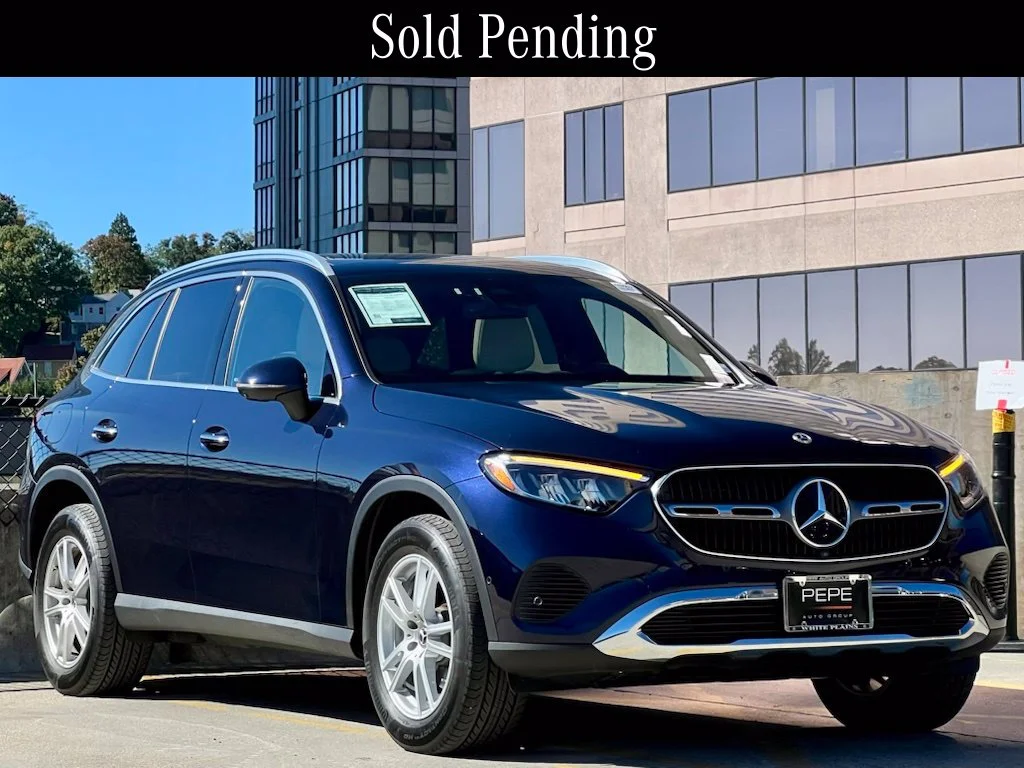 Used 2024  Mercedes-Benz GLC 300 image 1