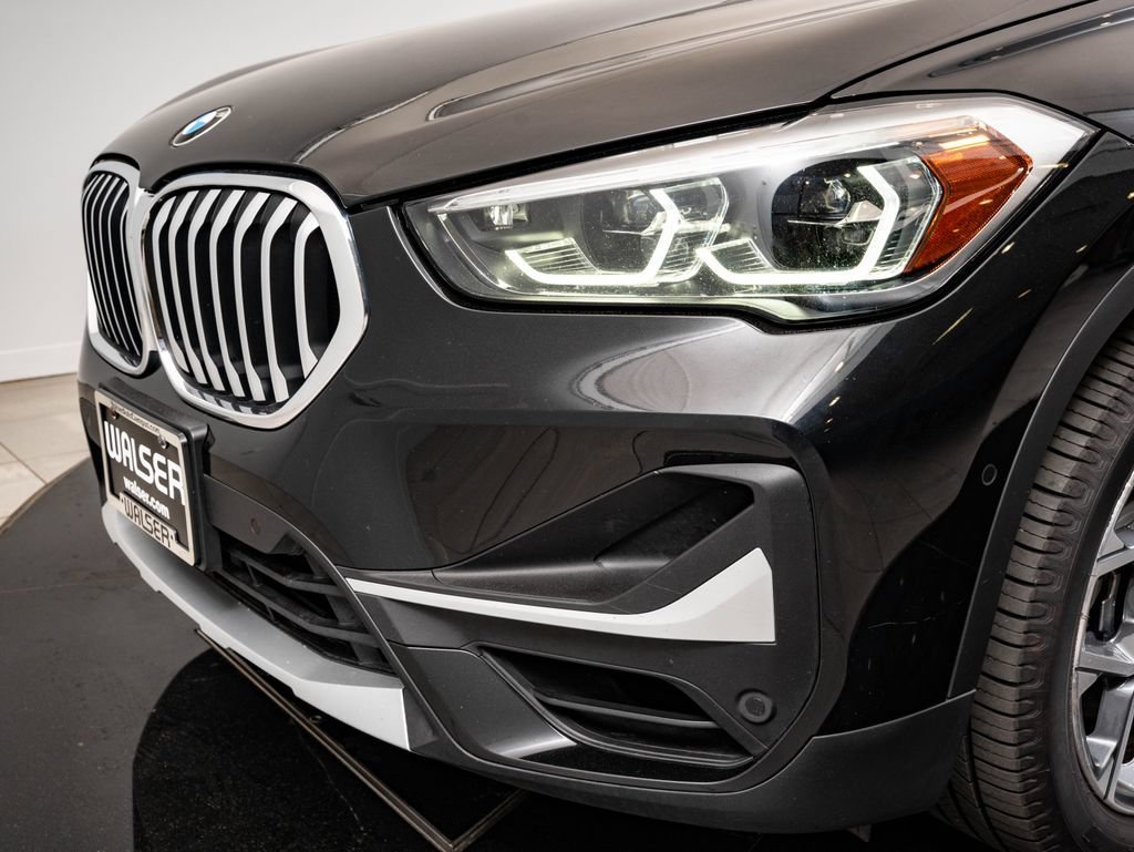 Used 2021 Black Sapphire Metallic BMW sDrive28i image 3