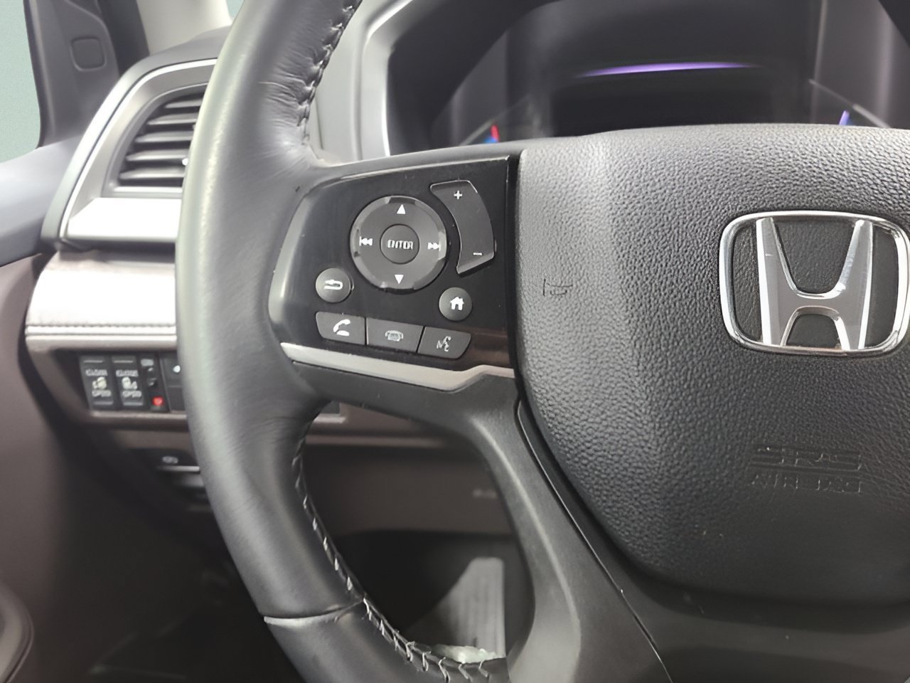 Certified Used 2019 White Diamond Pearl Honda EX-L image 27