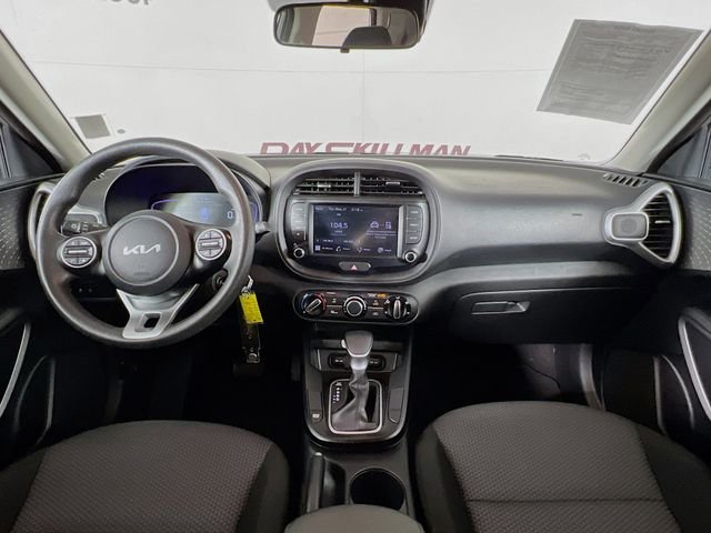 2024 Kia Soul LX - Photo 22
