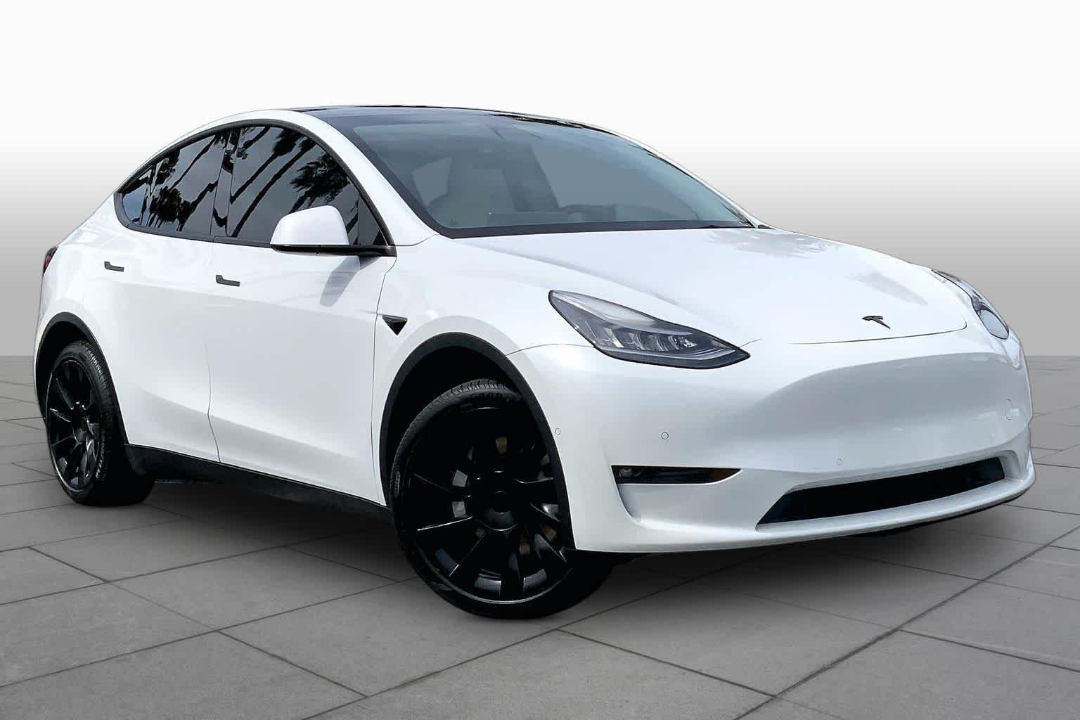Used 2021 Tesla Model Y Long Range with VIN 5YJYGDEE8MF115902 for sale in Houston, TX