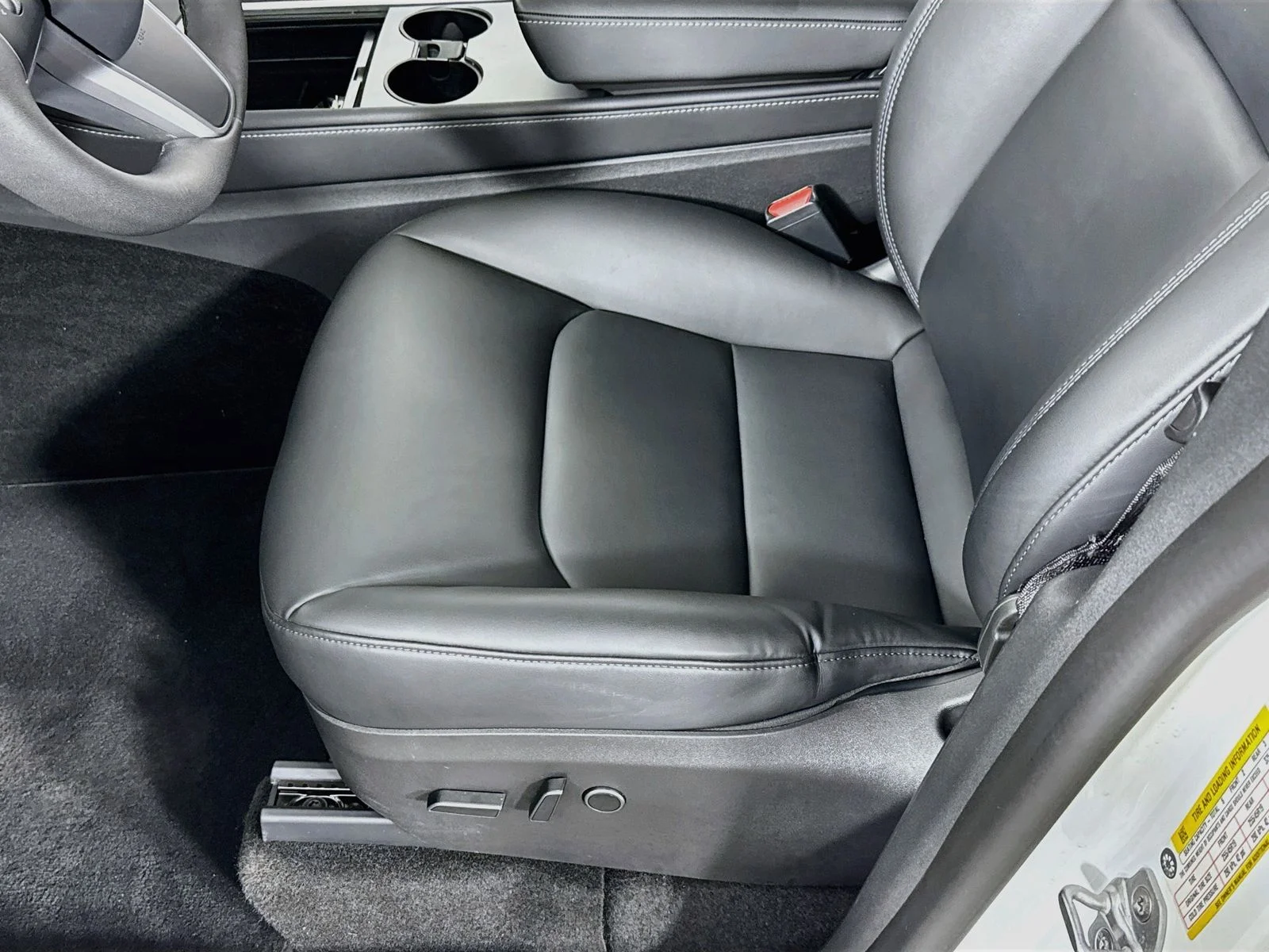 Used 2022  Tesla Long Range image 14