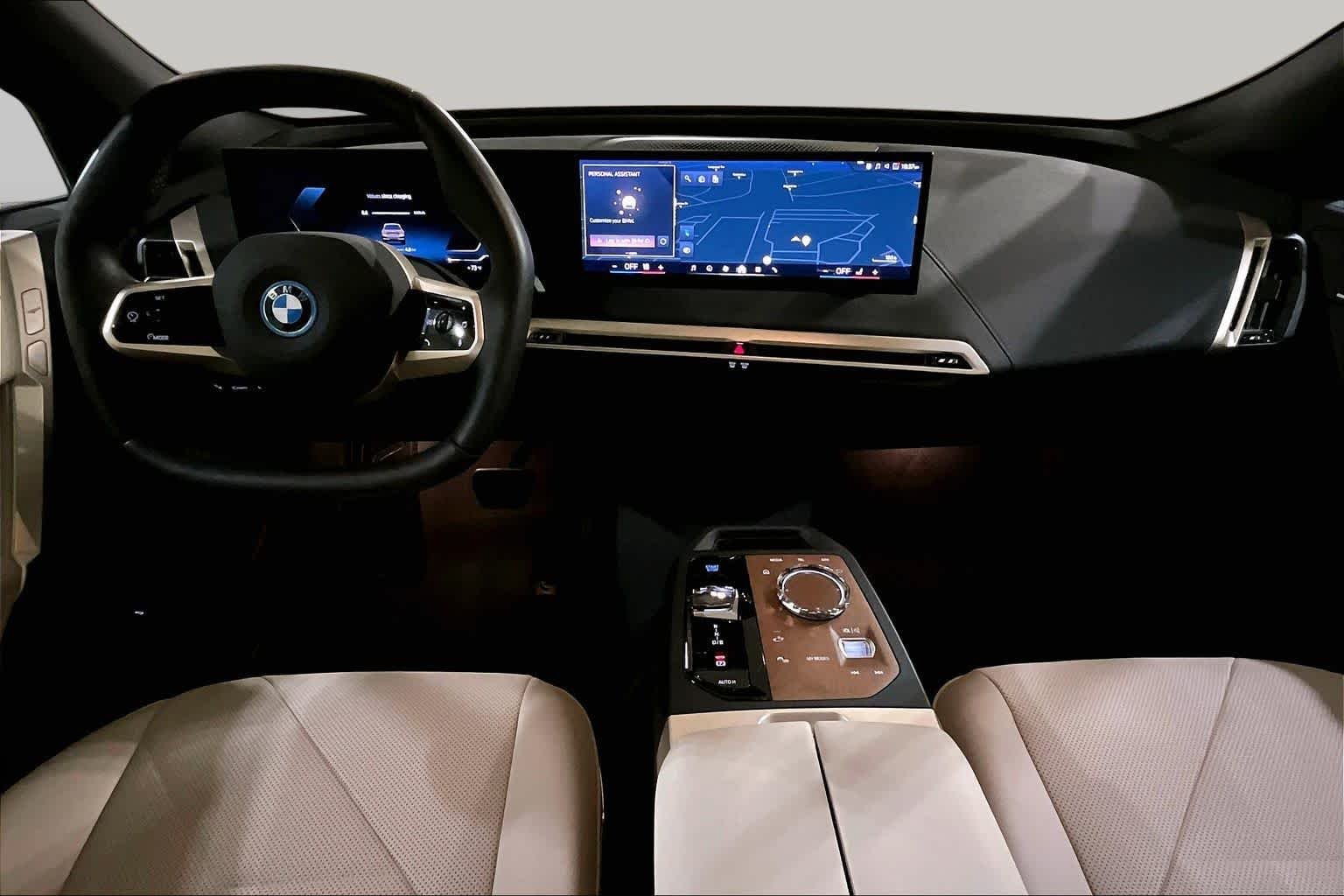 Used 2025  BMW xDrive50 image 15