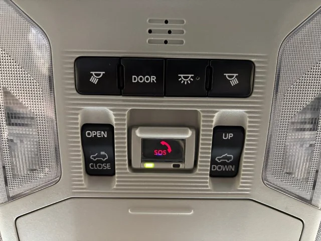 Used 2020 Silver Toyota XLE image 22