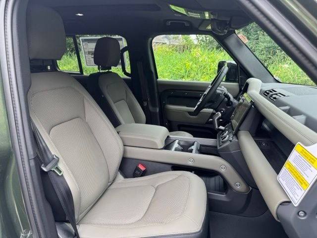 New 2026 Woolstone Green LAND ROVER X-Dynamic SE image 20