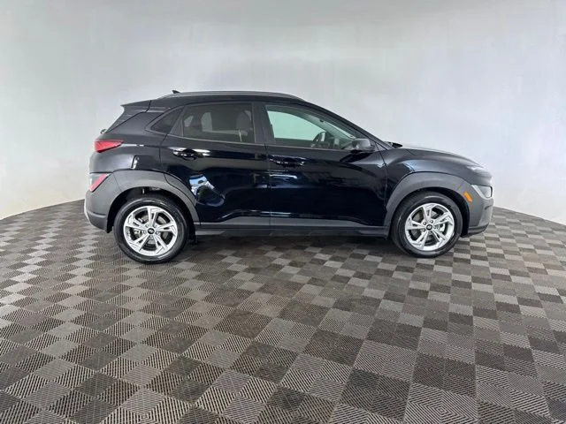 Used 2023 Black Hyundai SEL image 6