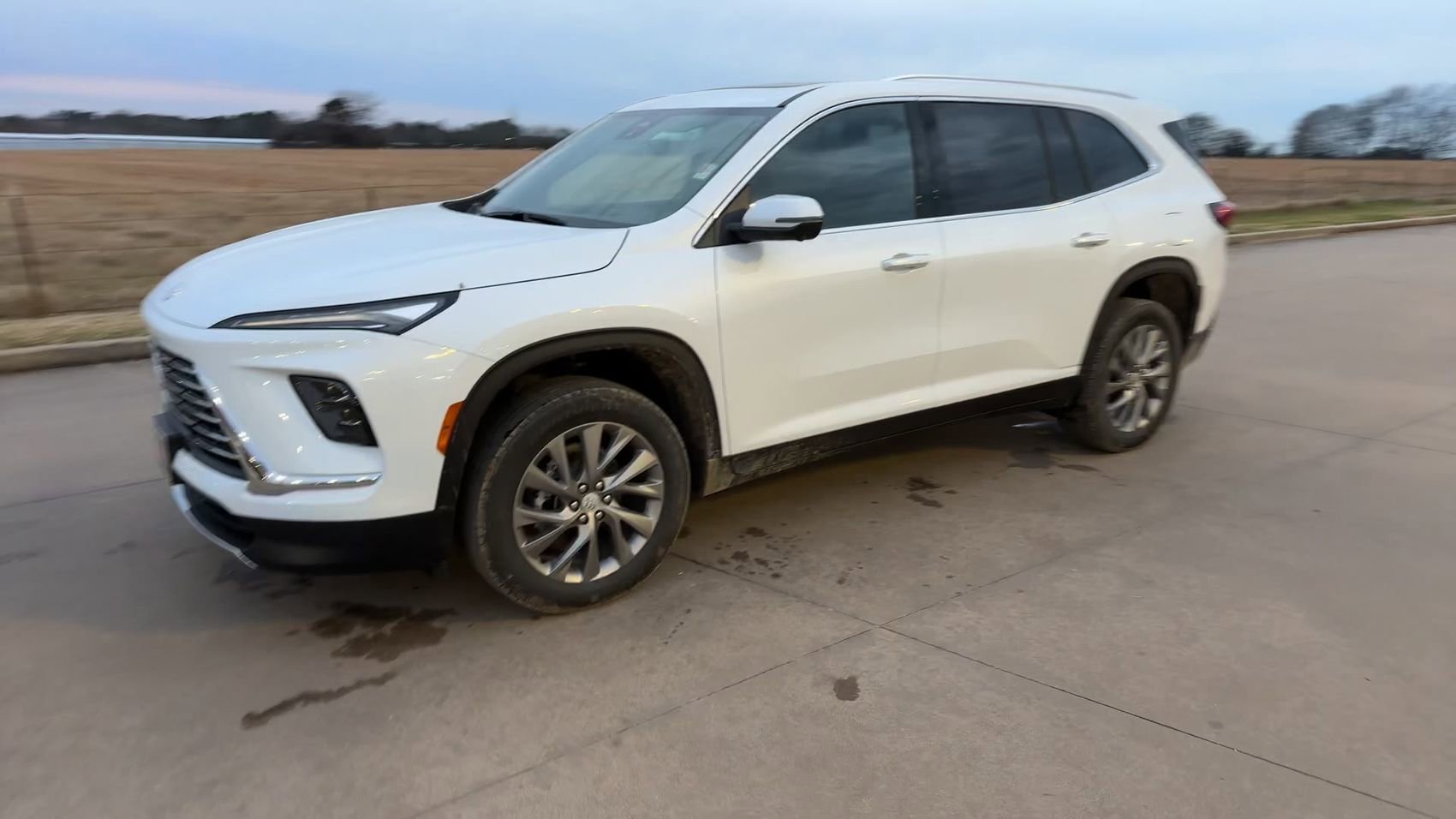 New 2026 Iridescent White Tricoat Buick Preferred image 5