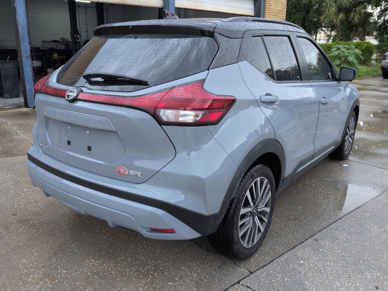 Used 2022 Boulder Gray Pearl Nissan SR image 4