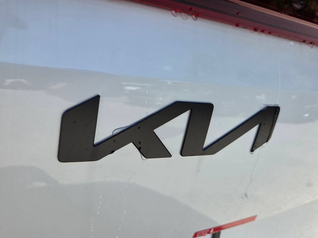 New 2027 Snow White Pearl Kia SX image 15