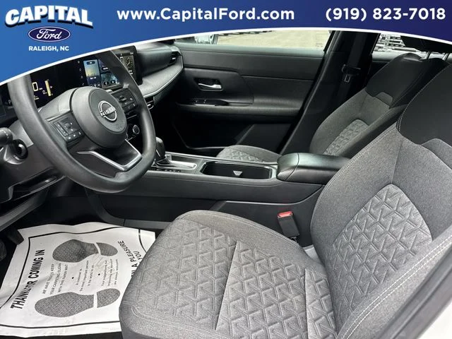 Used 2025 White Nissan SV image 19