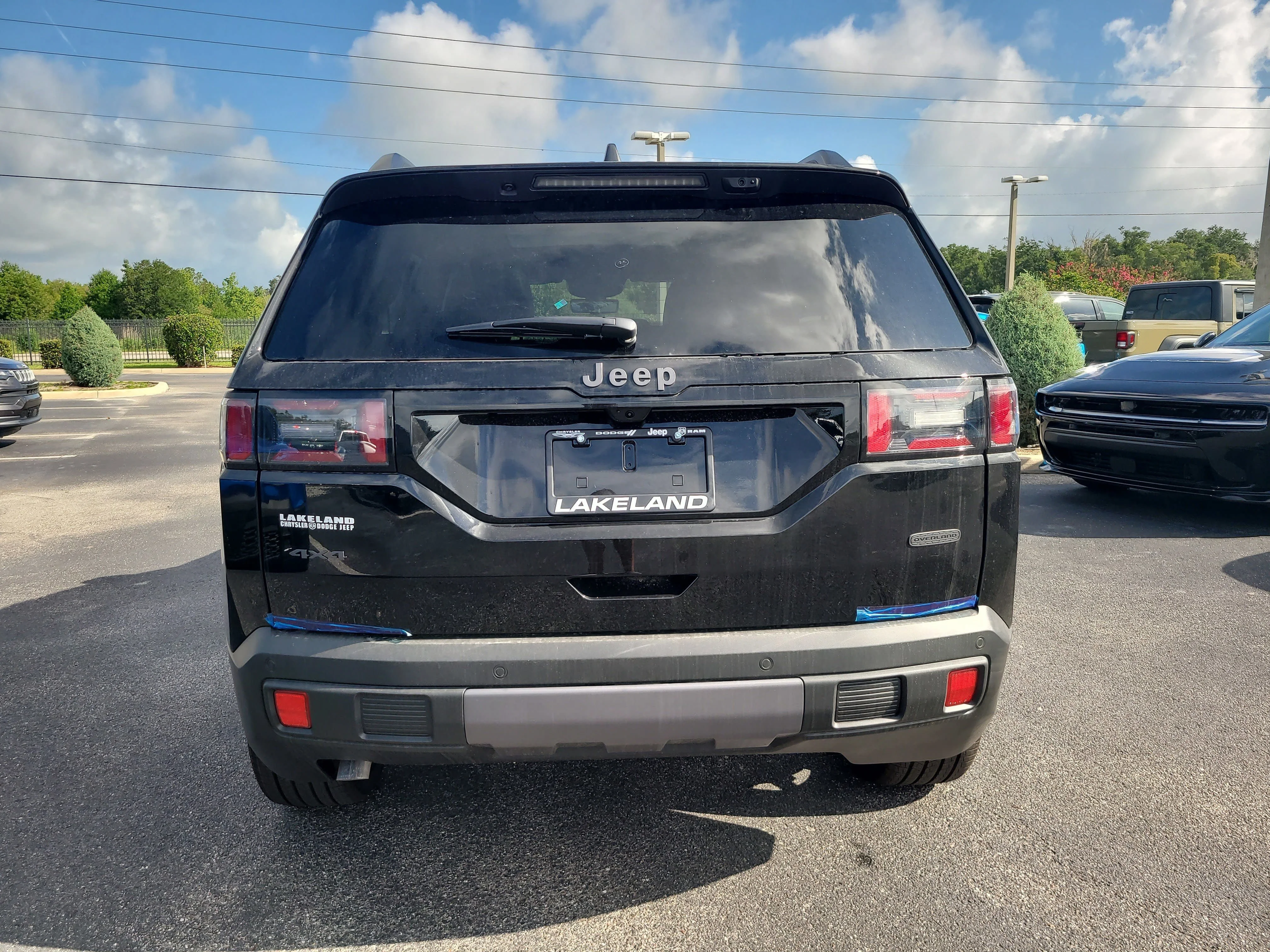 New 2026 Diamond Black Crystal Pearlcoat Jeep Overland image 7