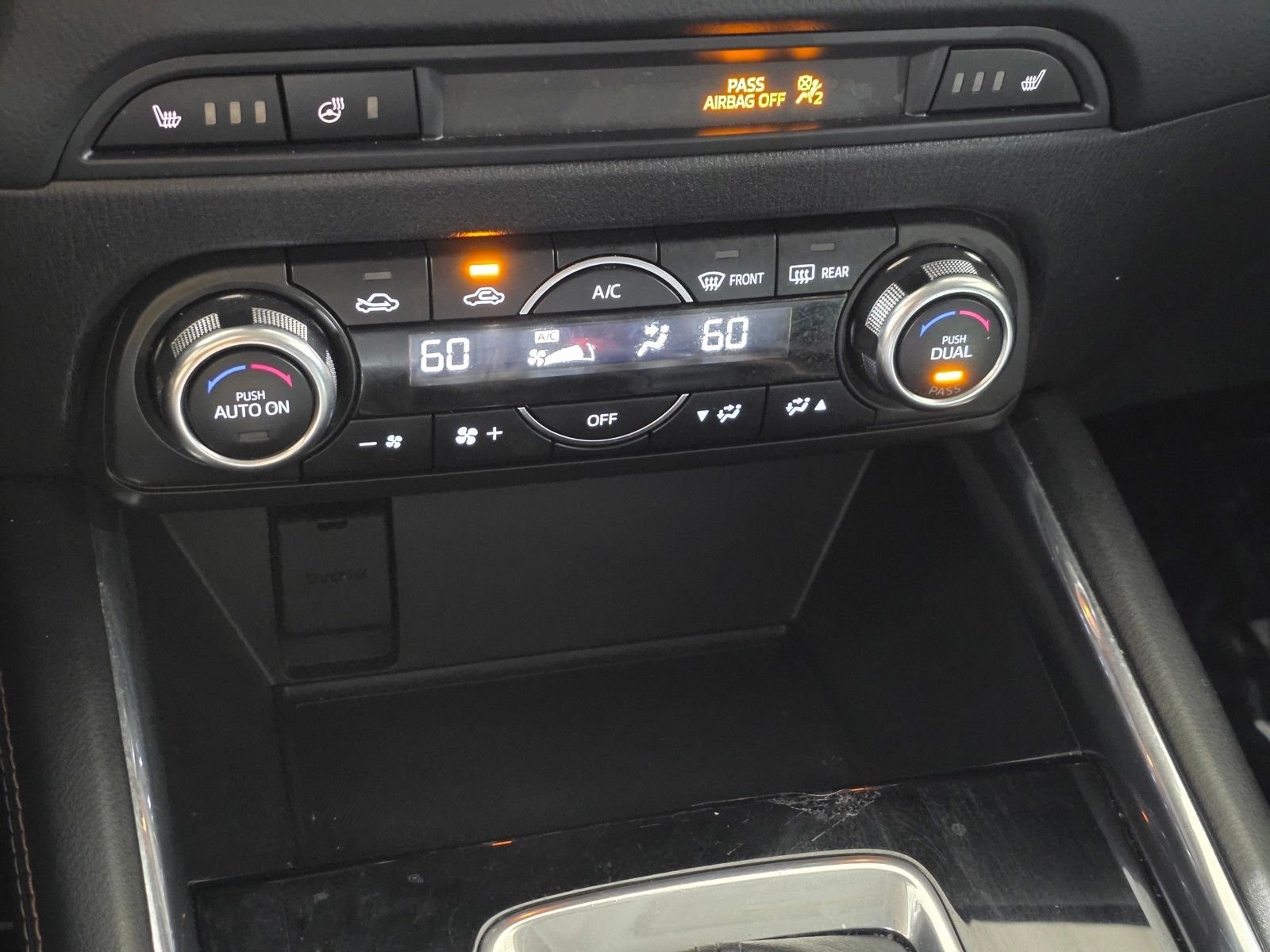 Used 2018 Snowflake White Pearl Mica Mazda Grand Touring image 29