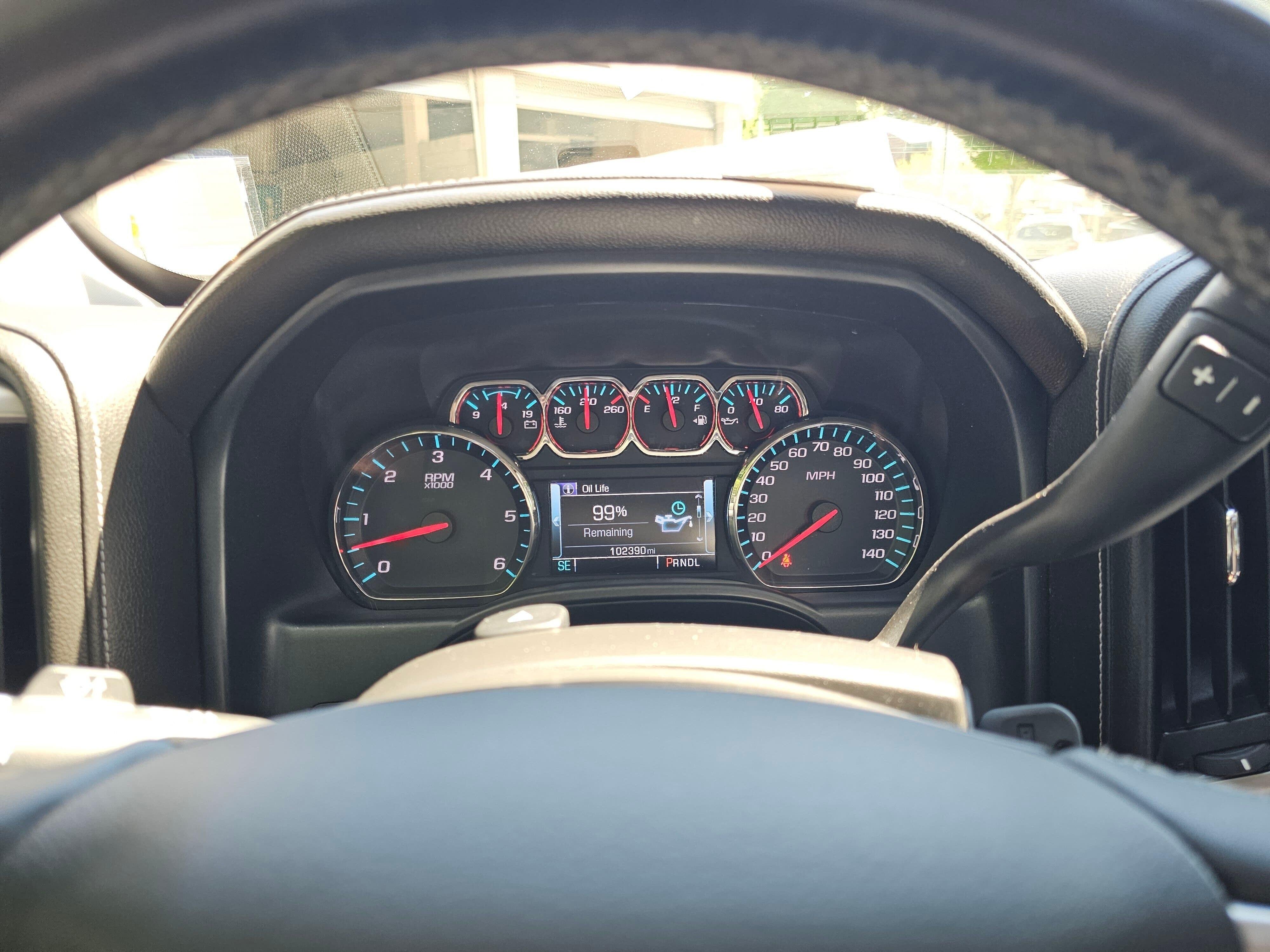 Used 2017 White Frost Tricoat GMC SLT image 28
