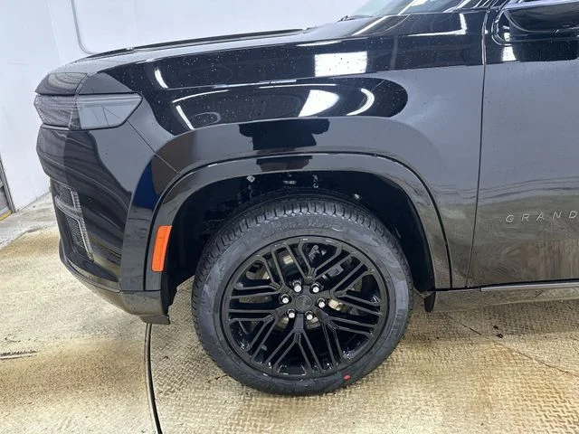 New 2026 High Gloss Black Exterior Paint Jeep Limited Reserve image 20