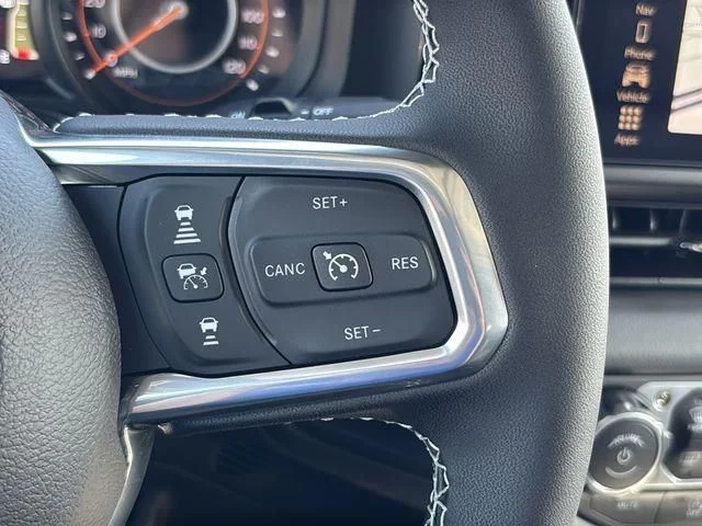 2025 Jeep Wrangler 4-Door Sahara - Photo 30