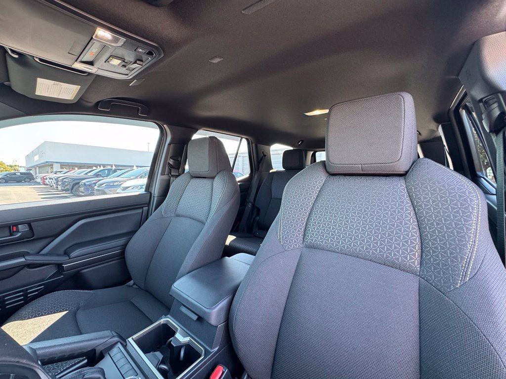 Used 2025  Toyota SR5 image 18