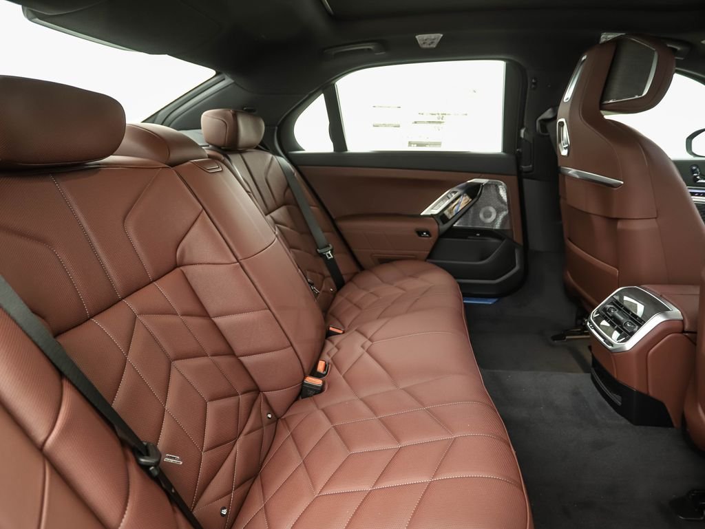 New 2026 Black Sapphire Metallic BMW 740i xDrive image 28