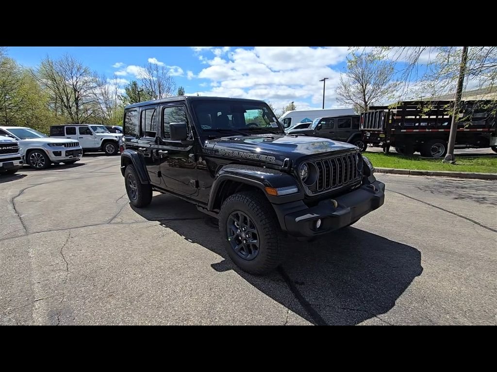 New 2026 Black Clear-Coat Exterior Paint Jeep 85th Anniversary Edition image 2