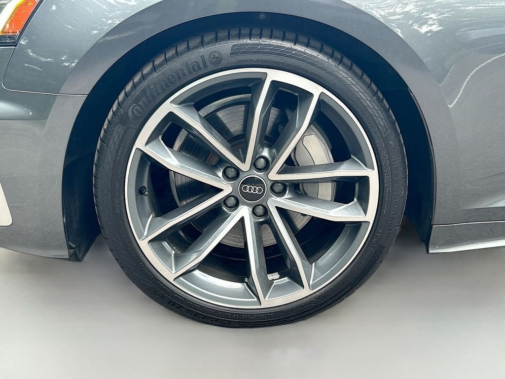 Used 2023 Daytona Gray Pearl Effect Audi S line Premium image 9