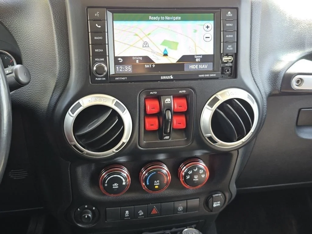 Used 2018 Black Clearcoat Jeep Sahara image 4