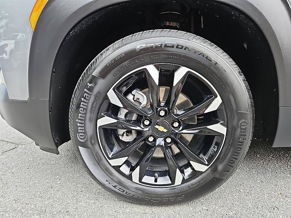 Used 2023 Sterling Gray Metallic Chevrolet LT image 8