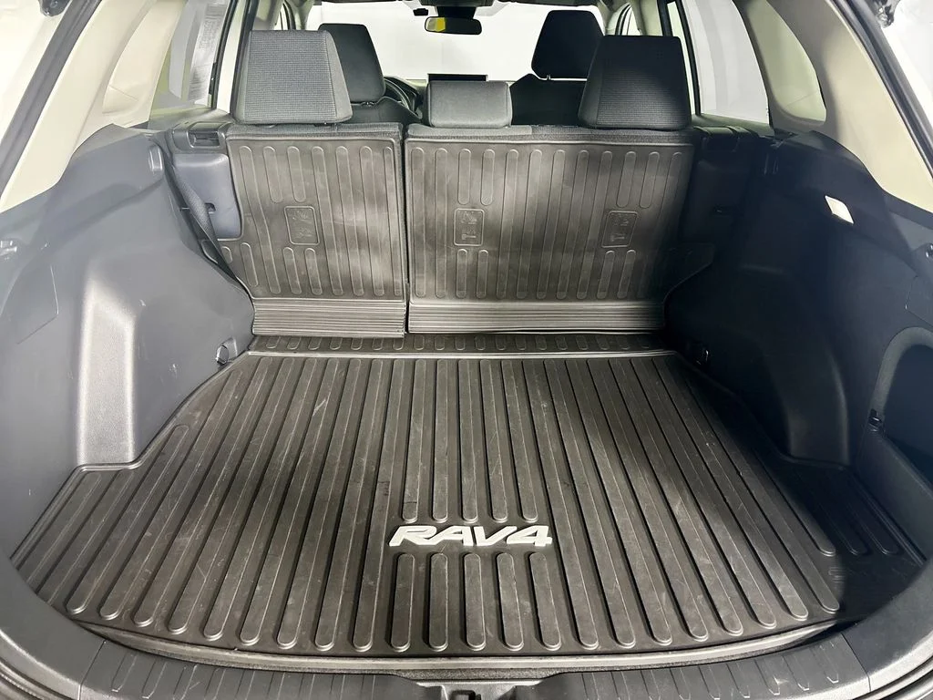 Used 2024 Ice Toyota LE image 21